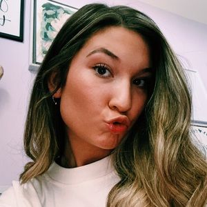 Meet your Posher, Claire